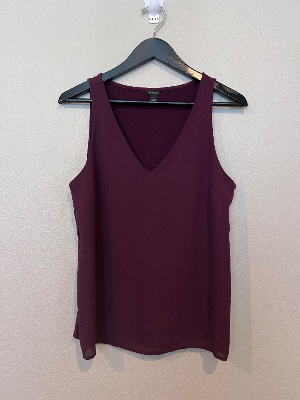 Ann Taylor Mixed Media V-Neck Shell SZ Small Color Poised Plum
